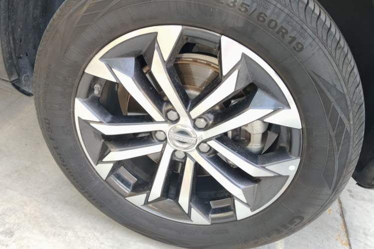 Used Haval DARGO 2022 1.5T DCT Two-Wheel Drive Border Collie Edition Right Front Wheel Hub