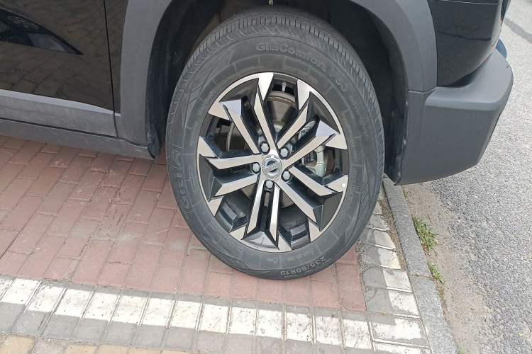 Used Haval DARGO 2022 1.5T DCT Two-Wheel Drive Border Collie Edition Right Front Wheel Hub