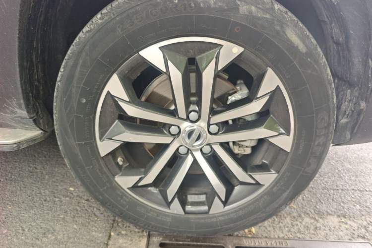 Used Haval DARGO 2022 1.5T DCT Two-Wheel Drive Mastiff Edition Right Front Wheel Hub