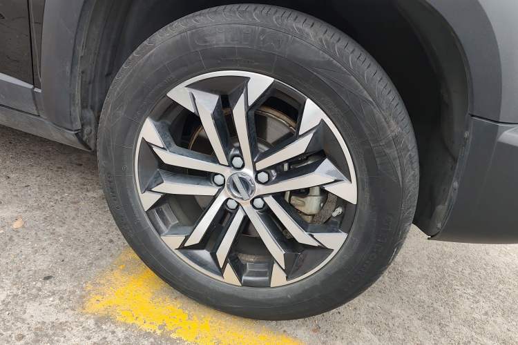 Used Haval DARGO 2022 1.5T DCT Two-Wheel Drive Border Collie Edition Right Front Wheel Hub