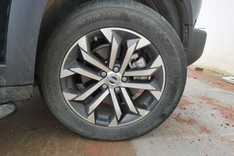 Used Haval DARGO 2022 1.5T DCT Two-Wheel Drive Border Collie Edition Right Front Wheel Hub