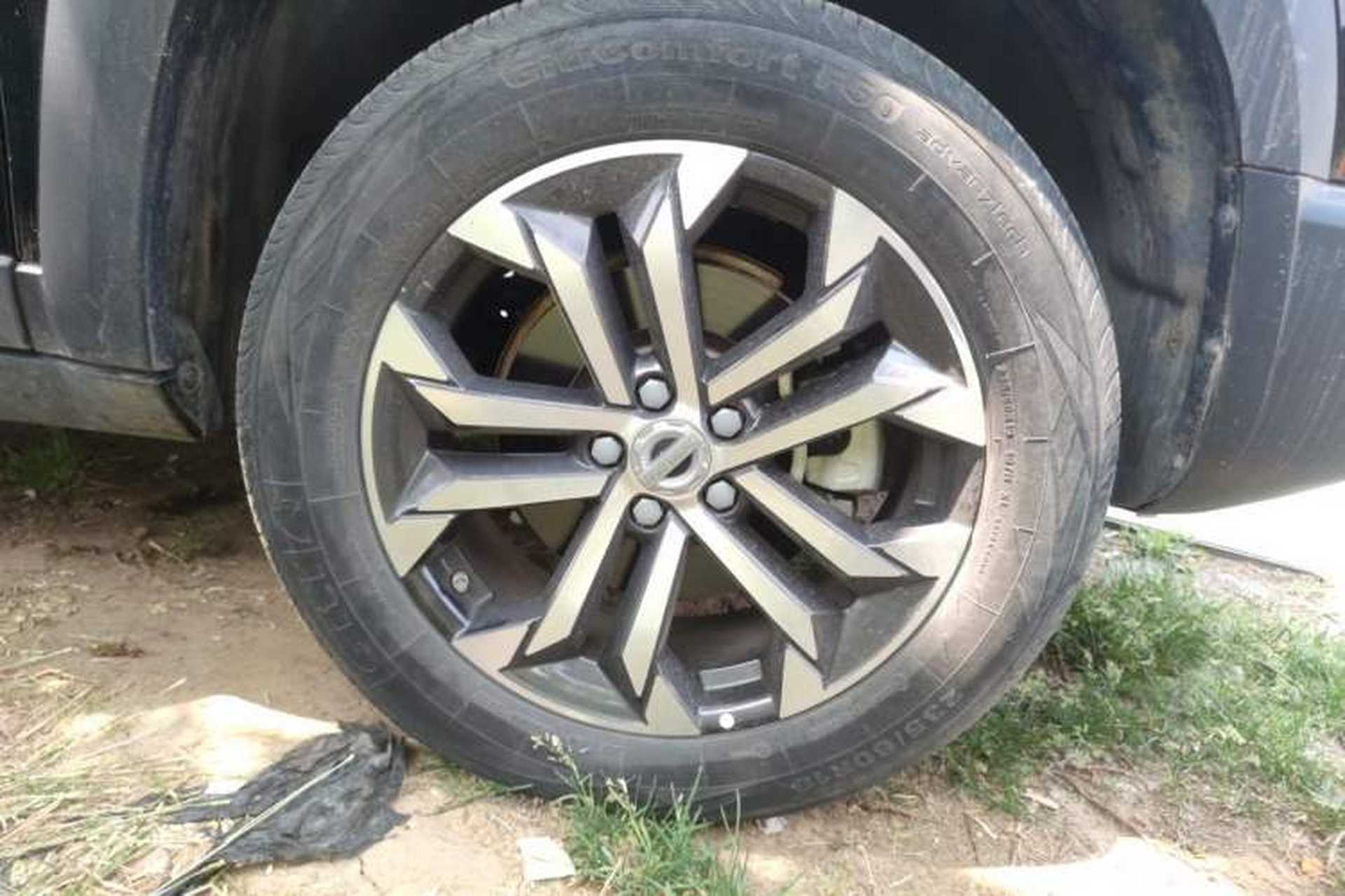 Used Haval DARGO 2022 1.5T DCT Two-Wheel Drive Border Collie Edition Right Front Wheel Hub