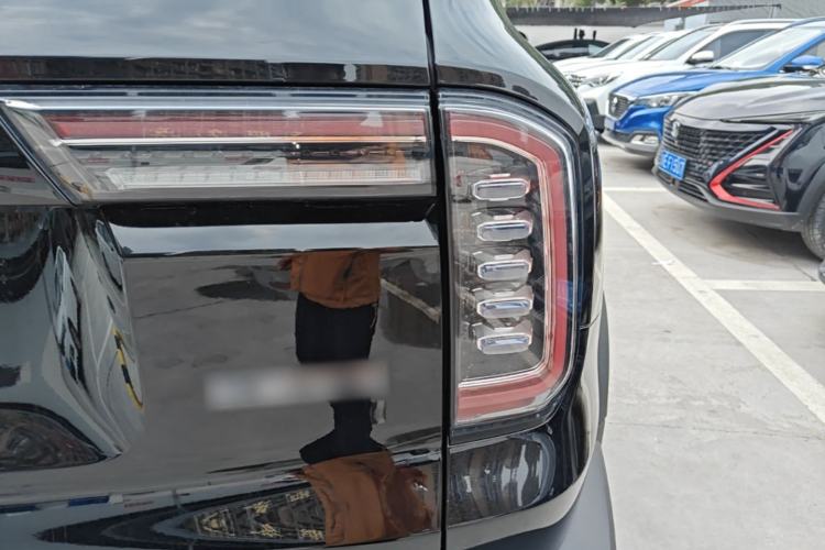 Used Haval DARGO 2022 1.5T DCT Two-Wheel Drive Labrador Edition Right Rear Taillight