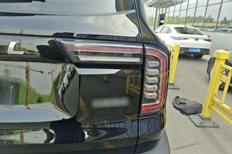 Used Haval DARGO 2022 1.5T DCT Two-Wheel Drive Border Collie Edition Right Rear Taillight