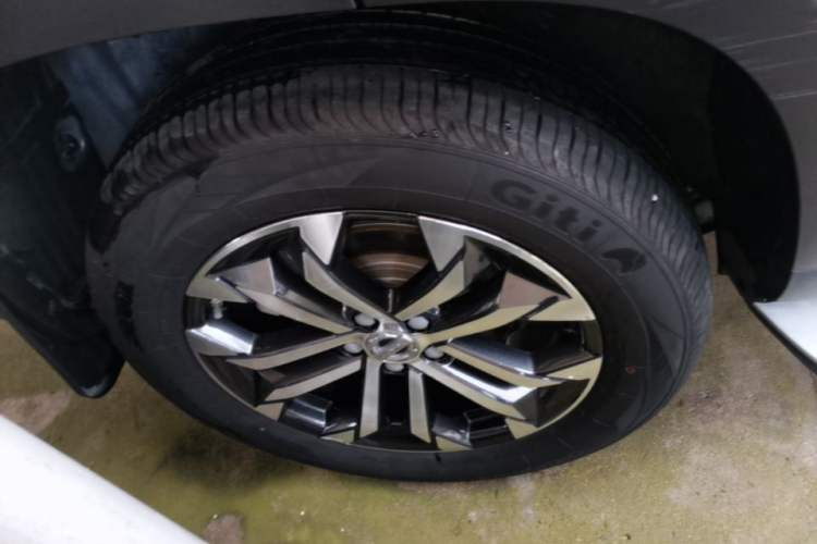 Used Haval DARGO 2022 1.5T DCT Two-Wheel Drive Mastiff Pursuit Edition Right Rear Wheel Hub