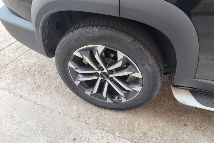 Used Haval DARGO 2022 1.5T DCT Two-Wheel Drive Border Collie Edition Right Rear Wheel Hub