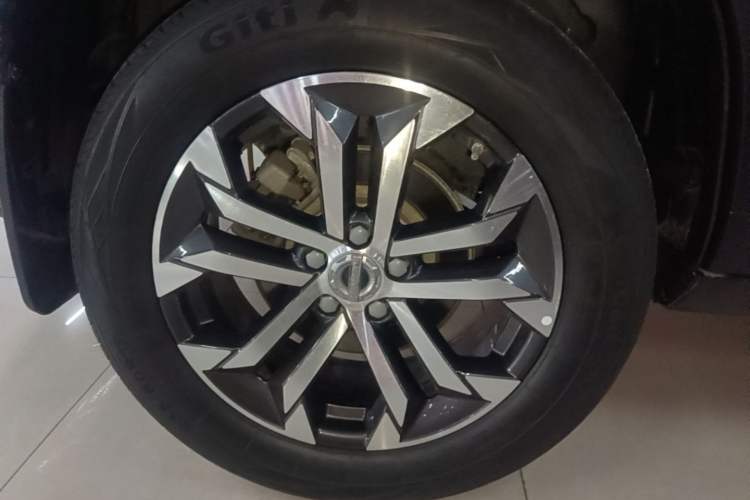 Used Haval DARGO 2022 2.0T DCT Two-Wheel Drive Huazhong Hound Edition Right Rear Wheel Hub