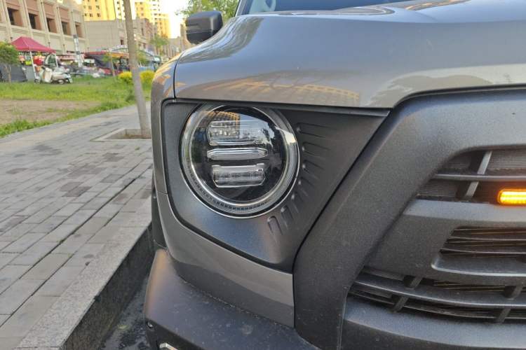 Used Haval DARGO 2022 2.0T DCT 4x4 Chinese Rural Dog Hunting Edition Right Front Headlight