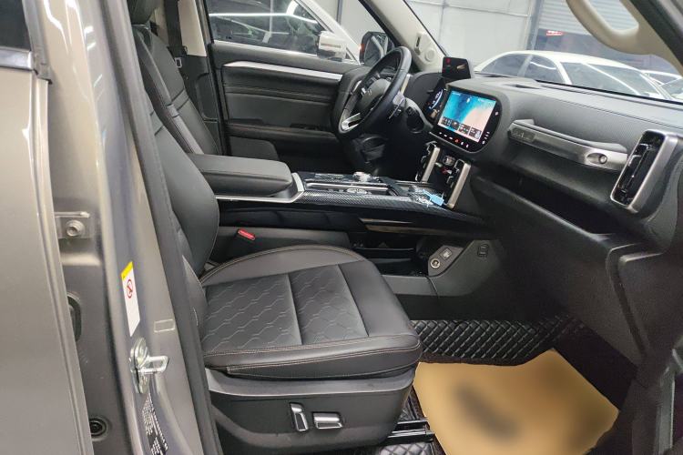 Used Haval DARGO 2022 2.0T DCT 4x4 Chinese Rural Dog Hunting Edition Right Front Seat