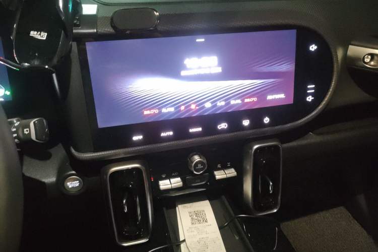 Used Haval DARGO 2022 2.0T DCT 4x4 Chinese Rural Dog Hunting Edition Audio And AC Panel