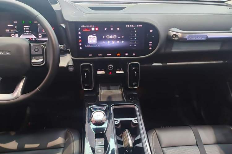 Used Haval DARGO 2022 2.0T DCT 4x4 Xiaotianquan Pursuit Edition Audio And AC Panel