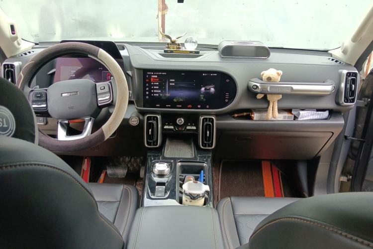 Used Haval DARGO 2022 2.0T DCT 4x4 Chinese Rural Dog Hunting Edition Center Console