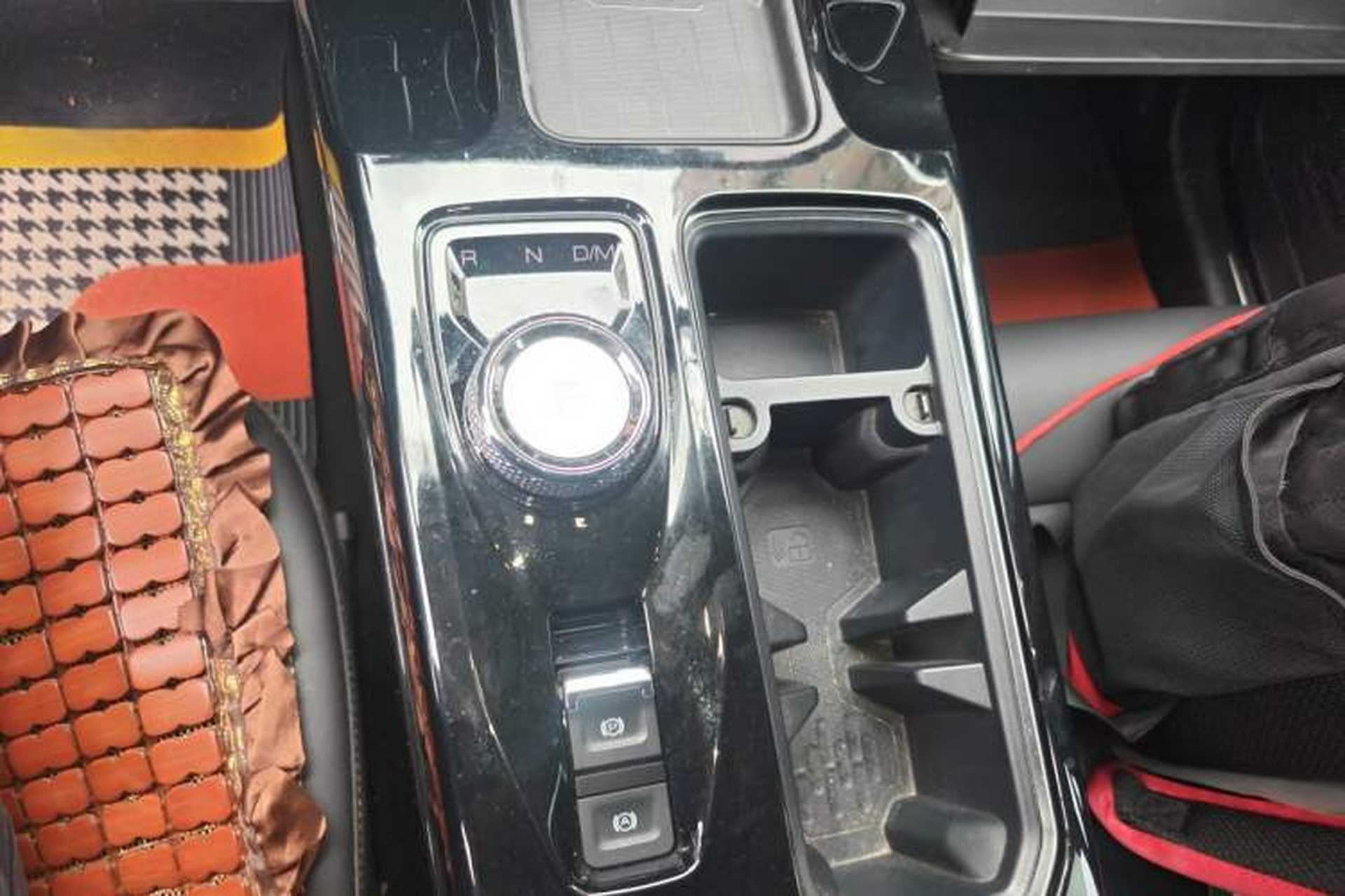 Used Haval DARGO 2022 1.5T DCT Two-Wheel Drive Labrador Edition Gear Lever