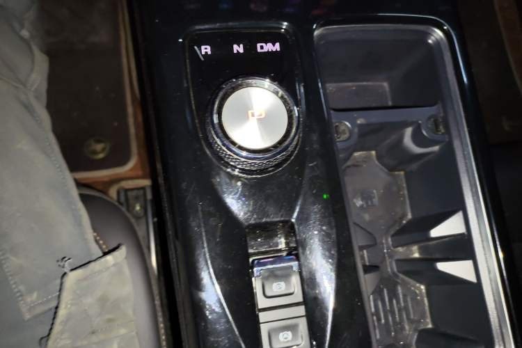 Used Haval DARGO 2022 2.0T DCT 4x4 Chinese Rural Dog Edition Gear Lever