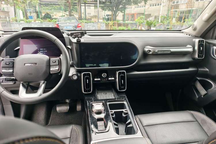 Used Haval DARGO 2022 2.0T DCT 4x4 Chinese Rural Dog Hunting Edition Interior 2