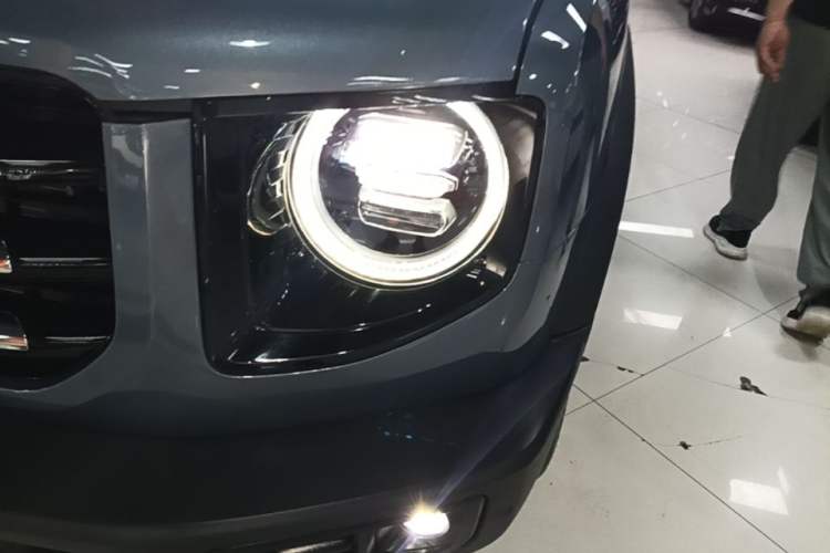 Used Haval DARGO 2022 1.5T DCT Two-Wheel Drive Border Collie Edition Left Front Headlight