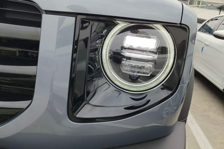 Used Haval DARGO 2022 1.5T DCT Two-Wheel Drive Border Collie Edition Left Front Headlight