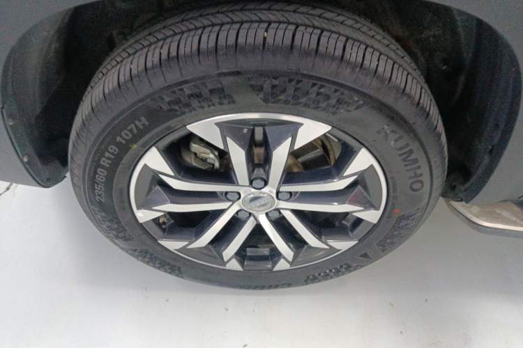 Used Haval DARGO 2022 1.5T DCT Two-Wheel Drive Border Collie Edition Left Front Wheel Hub