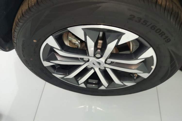 Used Haval DARGO 2022 1.5T DCT Two-Wheel Drive Border Collie Edition Left Front Wheel Hub