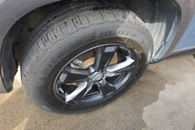 Used Haval DARGO 2022 1.5T DCT Two-Wheel Drive Husky Edition Left Front Wheel Hub