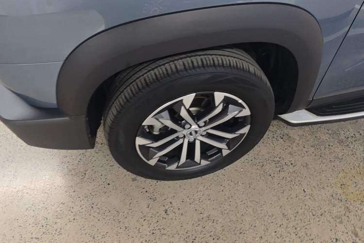 Used Haval DARGO 2022 1.5T DCT Two-Wheel Drive Border Collie Edition Left Front Wheel Hub