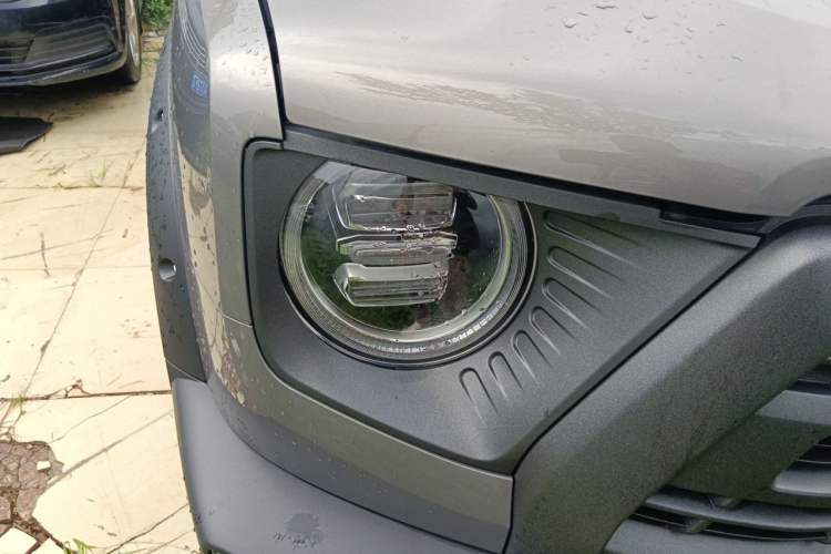 Used Haval DARGO 2022 2.0T DCT 4x4 Chinese Rural Dog Hunting Edition Right Front Headlight