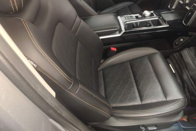Used Haval DARGO 2022 2.0T DCT 4x4 Chinese Rural Dog Hunting Edition Right Front Seat