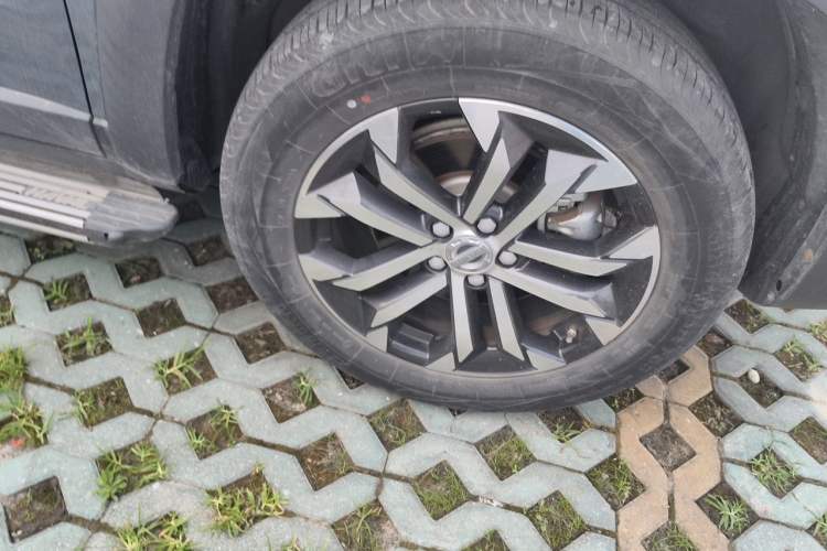 Used Haval DARGO 2022 1.5T DCT Two-Wheel Drive Border Collie Edition Right Front Wheel Hub