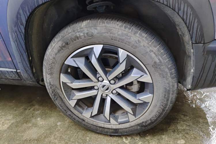Used Haval DARGO 2022 1.5T DCT Two-Wheel Drive Border Collie Edition Right Front Wheel Hub