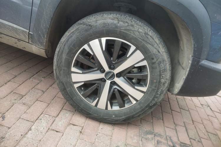 Used Haval DARGO 2022 1.5T DCT Two-Wheel Drive Labrador Edition Right Front Wheel Hub