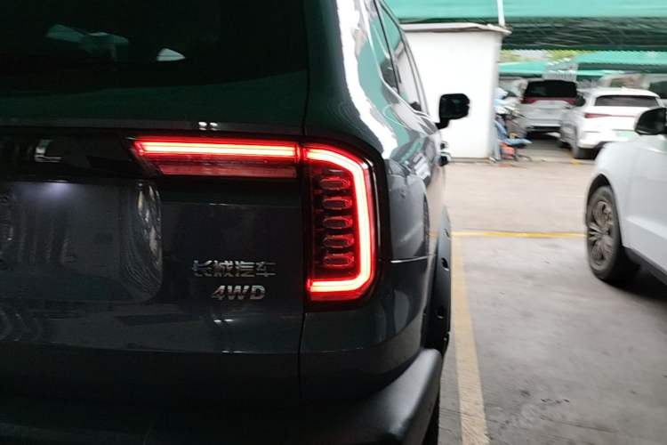 Used Haval DARGO 2022 2.0T DCT 4x4 Chinese Rural Dog Hunting Edition Right Rear Taillight