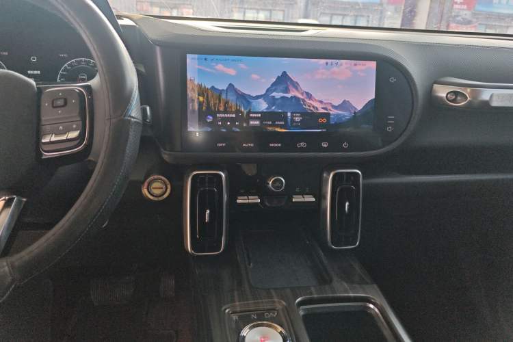 Used Haval DARGO 2022 2.0T DCT 4x4 Xiaotianquan Pursuit Edition Audio And AC Panel