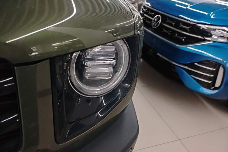 Used Haval DARGO 2022 1.5T DCT Two-Wheel Drive Mastiff Edition Left Front Headlight