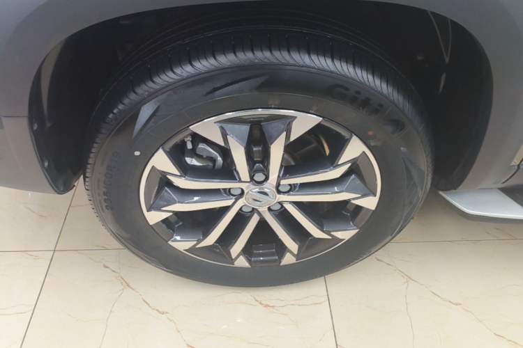 Used Haval DARGO 2022 1.5T DCT Two-Wheel Drive Mastiff Edition Left Front Wheel Hub