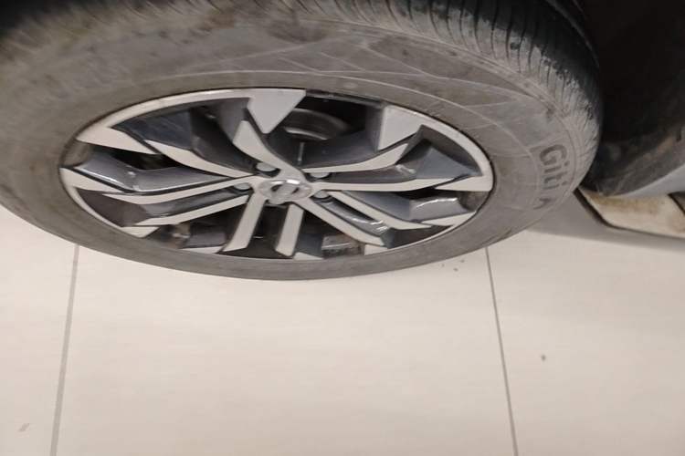 Used Haval DARGO 2022 1.5T DCT Two-Wheel Drive Mastiff Edition Left Front Wheel Hub