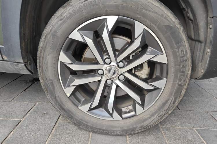 Used Haval DARGO 2022 1.5T DCT Two-Wheel Drive Border Collie Edition Right Front Wheel Hub