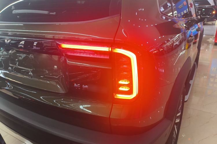 Used Haval DARGO 2022 1.5T DCT Two-Wheel Drive Mastiff Edition Right Rear Taillight