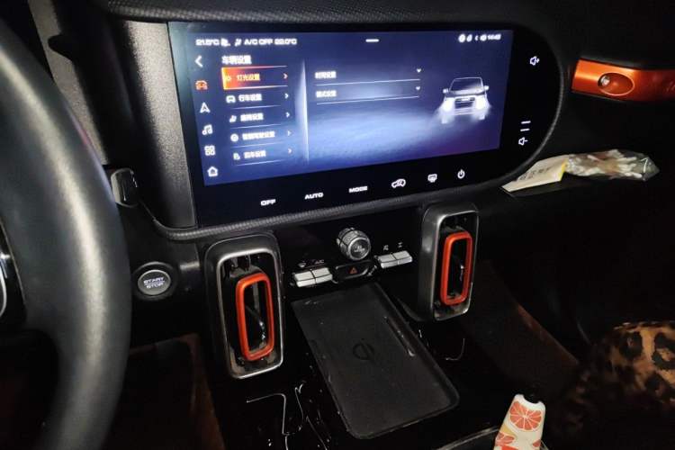 Used Haval DARGO 2022 2.0T DCT 4x4 Chinese Rural Dog Hunting Edition Audio And AC Panel