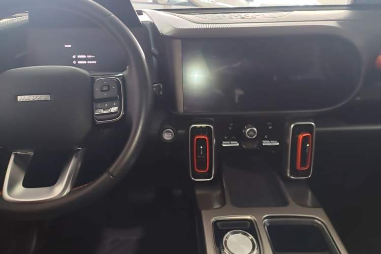Used Haval DARGO 2022 1.5T DCT Two-Wheel Drive Labrador Edition Center Console