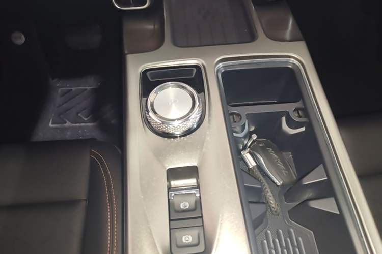 Used Haval DARGO 2022 1.5T DCT Two-Wheel Drive Labrador Edition Gear Lever
