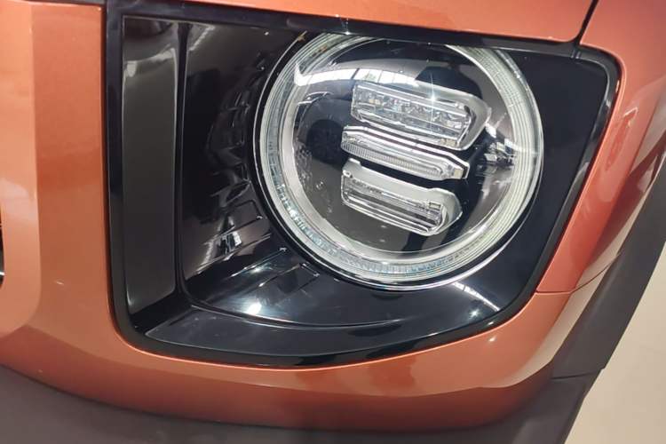 Used Haval DARGO 2022 1.5T DCT Two-Wheel Drive Labrador Edition Left Front Headlight