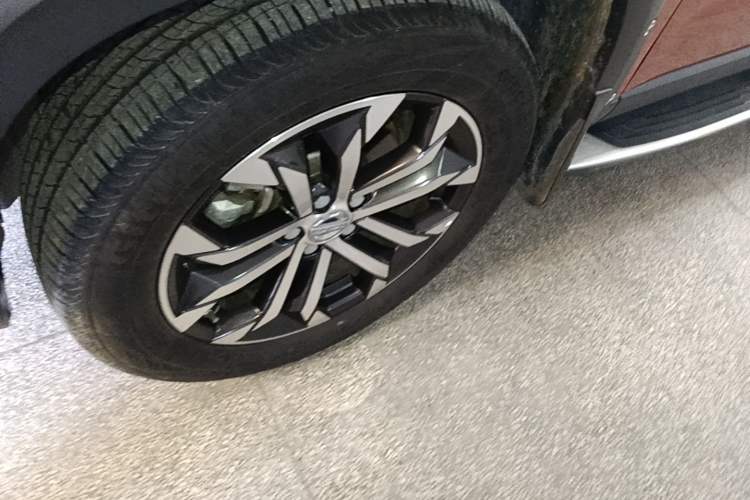 Used Haval DARGO 2022 1.5T DCT Two-Wheel Drive Mastiff Pursuit Edition Left Front Wheel Hub