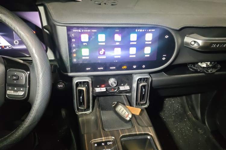Used Haval DARGO 2022 2.0T DCT 4x4 Xiaotianquan Pursuit Edition Audio And AC Panel