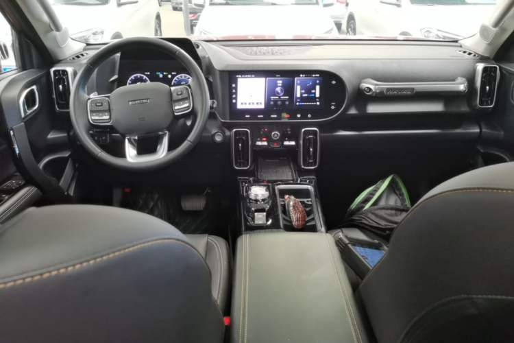 Used Haval DARGO 2022 2.0T DCT Two-Wheel Drive Huazhong Hound Edition Center Console