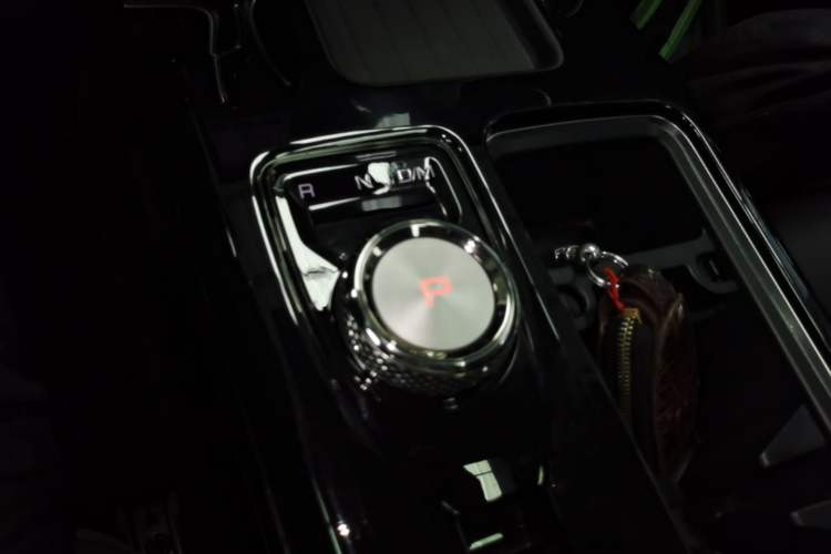 Used Haval DARGO 2022 2.0T DCT Two-Wheel Drive Huazhong Hound Edition Gear Lever