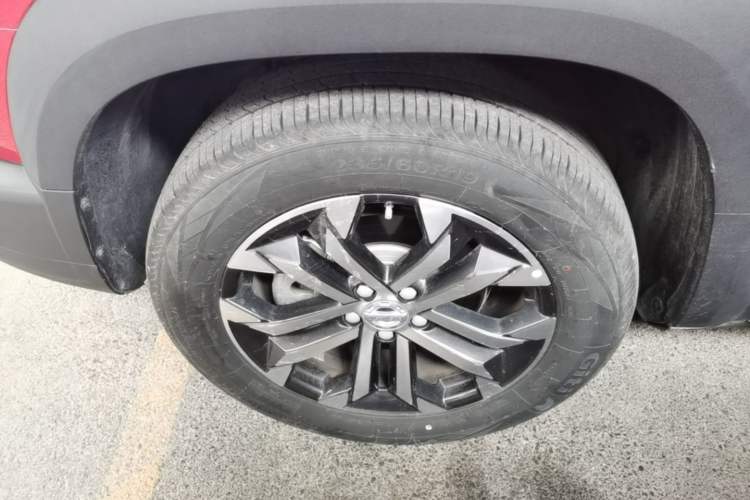 Used Haval DARGO 2022 2.0T DCT Two-Wheel Drive Huazhong Hound Edition Left Front Wheel Hub