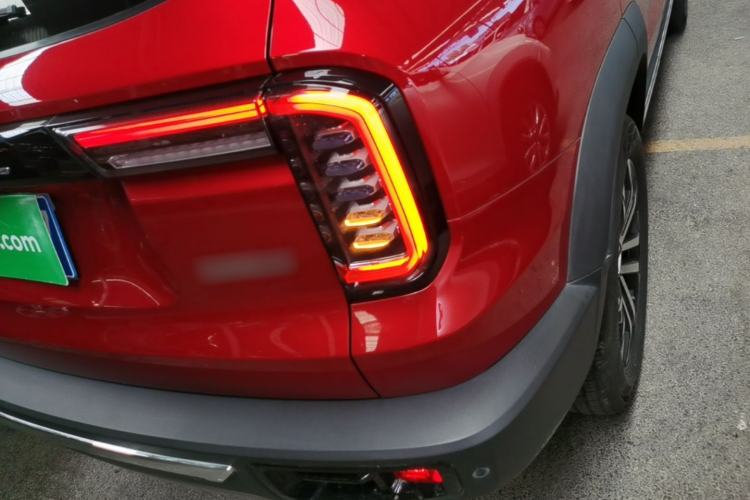 Used Haval DARGO 2022 2.0T DCT Two-Wheel Drive Huazhong Hound Edition Right Rear Taillight