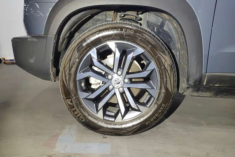 Used Haval DARGO 2022 1.5T DCT Two-Wheel Drive Border Collie Edition Left Rear Wheel Hub