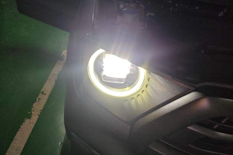 Used Haval DARGO 2022 1.5T DCT Two-Wheel Drive Mastiff Pursuit Edition Right Front Headlight