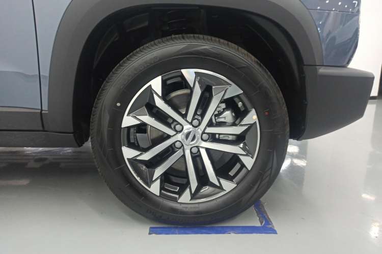 Used Haval DARGO 2022 1.5T DCT Two-Wheel Drive Border Collie Edition Right Front Wheel Hub